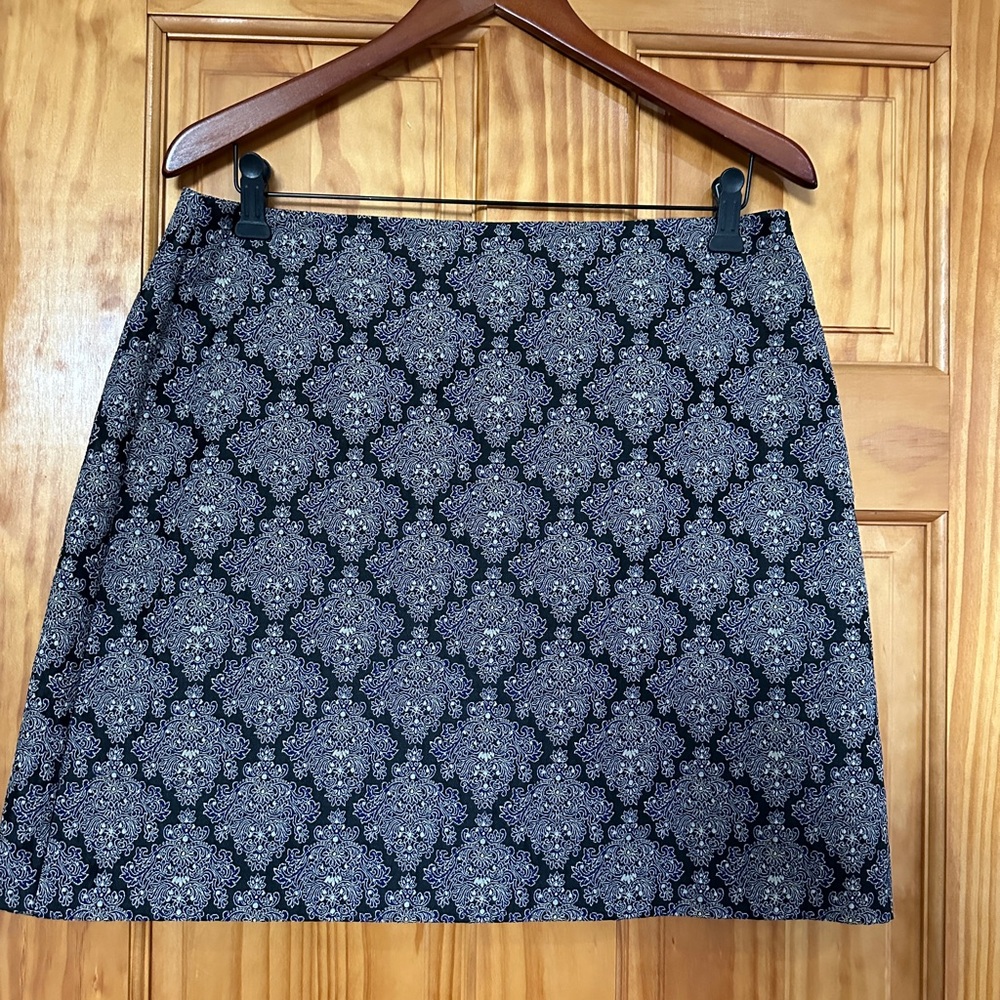 Loft brocade navy miniskirt. size 12p